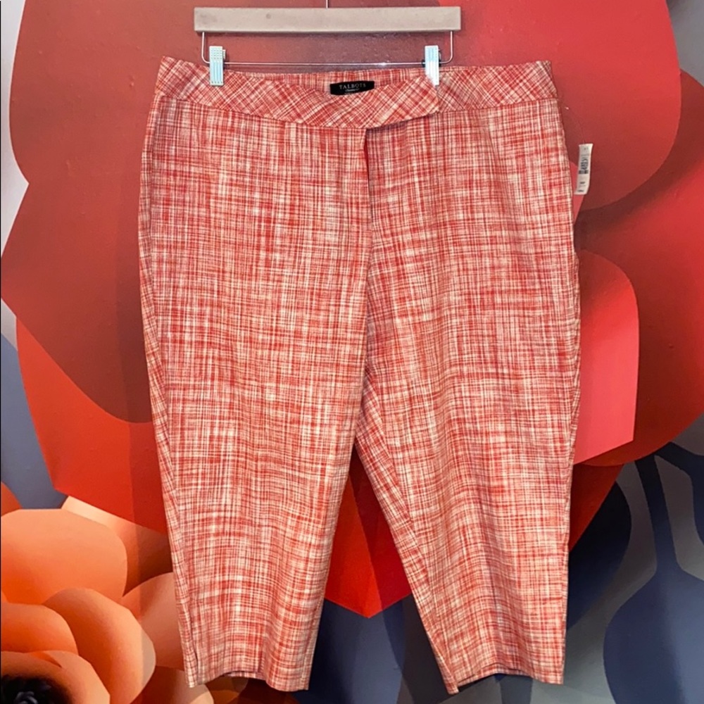 NEW! Plaid Capris
